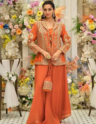 Women Ethnic Motifs Embroidered Regular Kurta with Palazzos 2