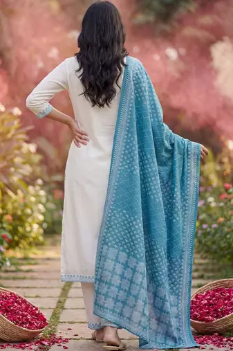 Women Ethnic Motifs Embroidered Regular Thread Work Kurta with Trousers & With Dupatta