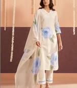 Women Floral Printed Regular Sequinned Linen Kurta with Trousers & With Dupatta