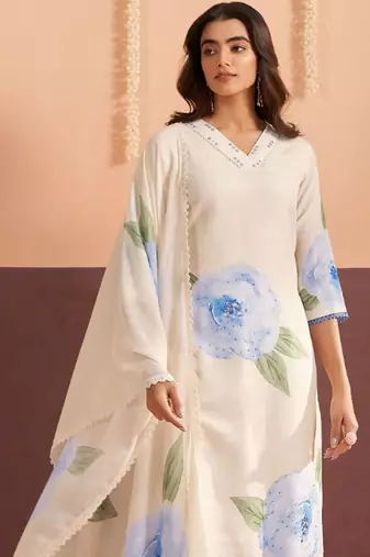 Women Floral Printed Regular Sequinned Linen Kurta with Trousers & With Dupatta