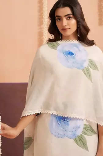 Women Floral Printed Regular Sequinned Linen Kurta with Trousers & With Dupatta