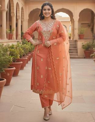 Floral Embroidered Thread Work Straight Kurta With Trousers & Dupatta 1