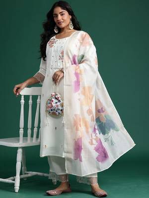 Plus Size Embroidered Regular Mirror Work Kurta with Trousers & With Dupatta 1