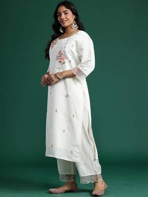 Plus Size Embroidered Regular Mirror Work Kurta with Trousers & With Dupatta 2
