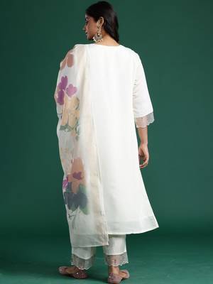 Plus Size Embroidered Regular Mirror Work Kurta with Trousers & With Dupatta 3