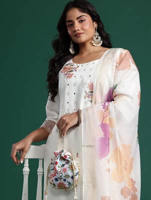 Plus Size Embroidered Regular Mirror Work Kurta with Trousers & With Dupatta 4