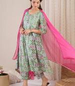 Women Floral Printed Regular Pure Cotton Kurta with Trousers & With Dupatta