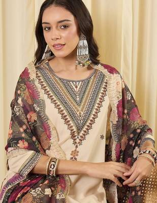 Women Ethnic Motifs Embroidered Regular Thread Work Kurta with Patiala & With Dupatta 6