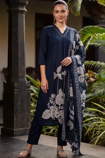 Women Floral Printed Regular Pure Cotton Kurta with Trousers & With Dupatta