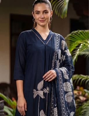 Women Floral Printed Regular Pure Cotton Kurta with Trousers & With Dupatta 3
