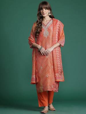 Ethnic Motifs Kurta with Trousers & Dupatta 7