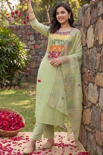 Women Ethnic Motifs Embroidered Regular Mirror Work Kurta with Trousers & With Dupatta