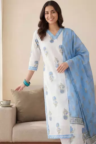 Women Floral Printed Regular Pure Cotton Kurta with Trousers & With Dupatta
