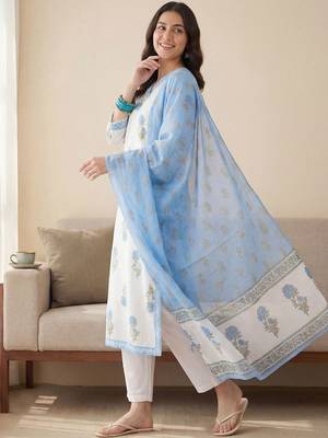Women Floral Printed Regular Pure Cotton Kurta with Trousers & With Dupatta 6