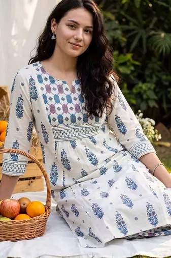 Women Ethnic Motifs Printed Empire Pure Cotton Kurta with Trousers