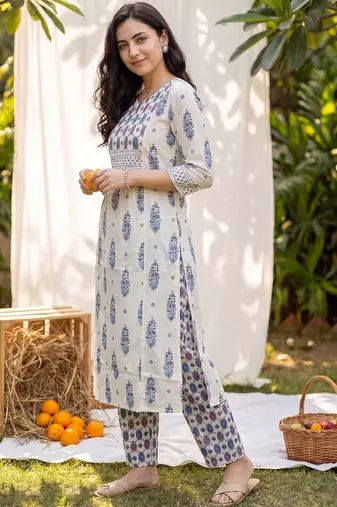 Women Ethnic Motifs Printed Empire Pure Cotton Kurta with Trousers
