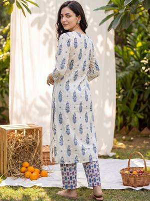 Women Ethnic Motifs Printed Empire Pure Cotton Kurta with Trousers 5