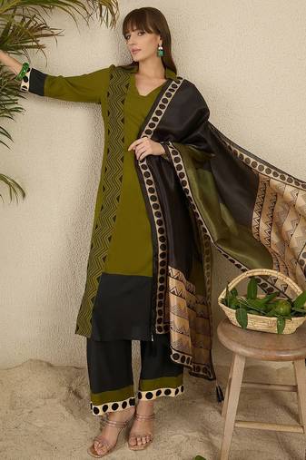 Women Printed Regular Kurta with Palazzos & With Dupatta