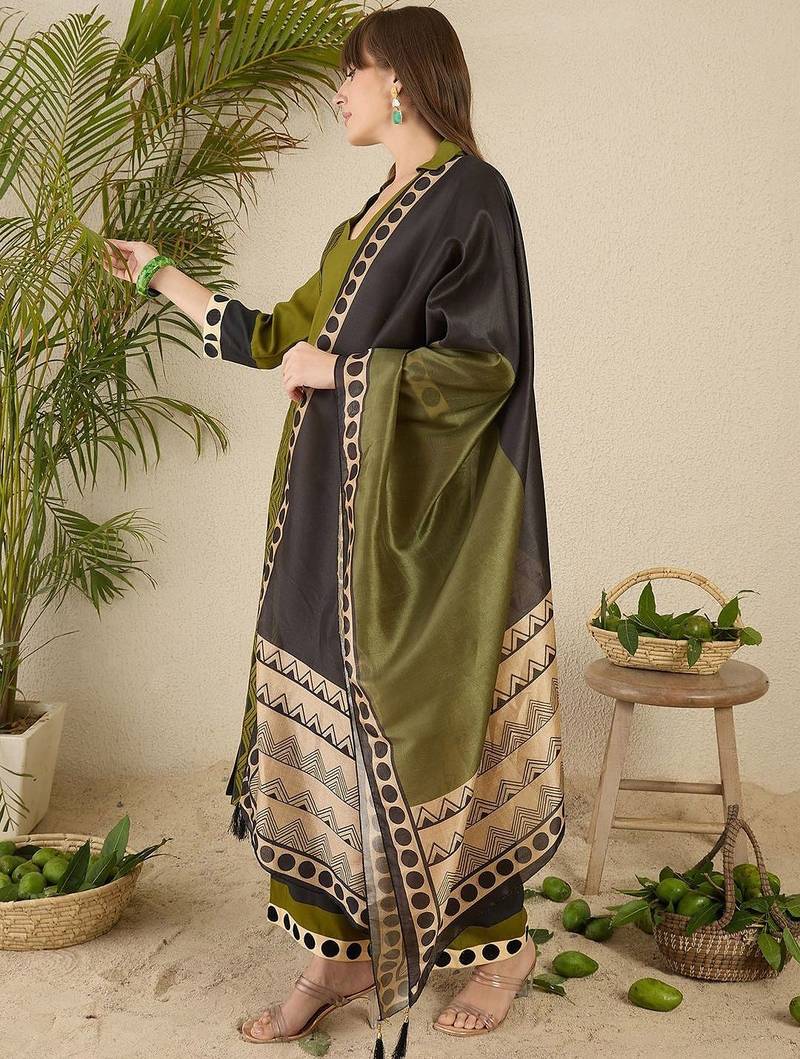 Women Printed Regular Kurta with Palazzos & With Dupatta