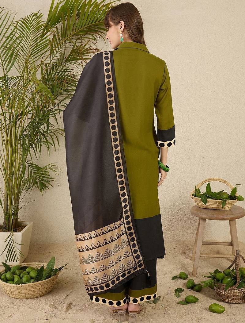 Women Printed Regular Kurta with Palazzos & With Dupatta
