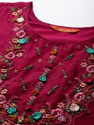 Floral Embroidered Regular Thread Work Kurta with Trousers & Dupatta 3