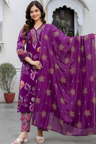 Women Floral Printed Regular Thread Work Pure Cotton Kurta with Trousers & With Dupatta