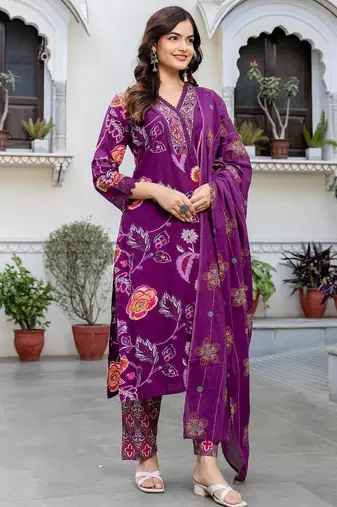 Women Floral Printed Regular Thread Work Pure Cotton Kurta with Trousers & With Dupatta