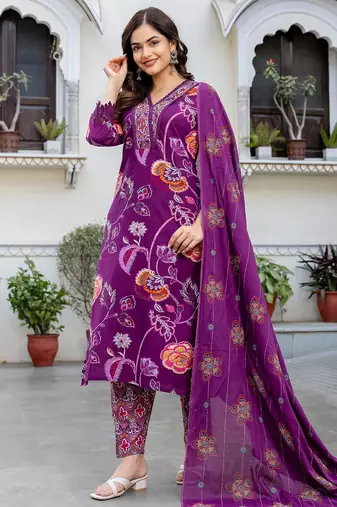 Women Floral Printed Regular Thread Work Pure Cotton Kurta with Trousers & With Dupatta