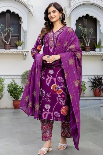 Women Floral Printed Regular Thread Work Pure Cotton Kurta with Trousers & With Dupatta