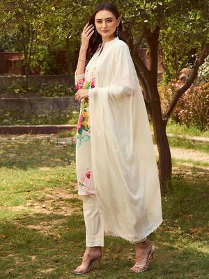 Mandarin Collar Floral Printed Beads and Stones Kurta with Trouser & Dupatta 3