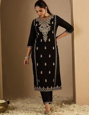 Women Ethnic Motifs Printed Kurta with Trousers & Dupatta 6