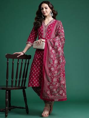 Women Floral Printed Regular Pure Cotton Kurta with Salwar & With Dupatta 1