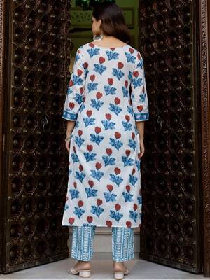 Women Floral Printed Regular Pure Cotton Kurta with Trousers & With Dupatta 3