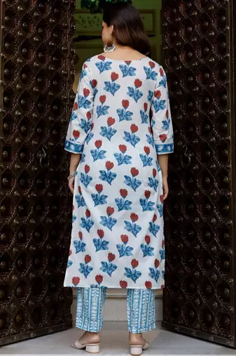 Women Floral Printed Regular Pure Cotton Kurta with Trousers & With Dupatta
