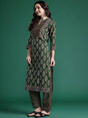 Ethnic Motifs Printed Pure Cotton Kurta with Trousers 5