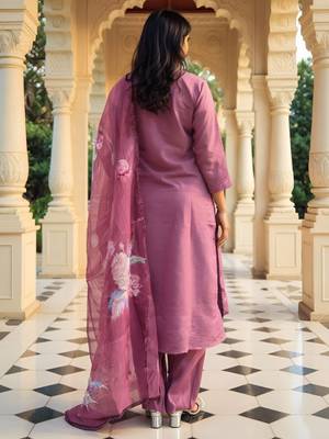Floral Embroidered Thread Work Straight Kurta With Trousers & Dupatta 4