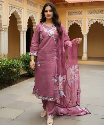 Floral Embroidered Thread Work Straight Kurta With Trousers & Dupatta 5