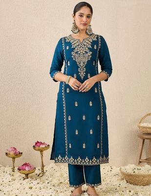 Women Ethnic Motifs Printed Kurta with Trousers & Dupatta 2