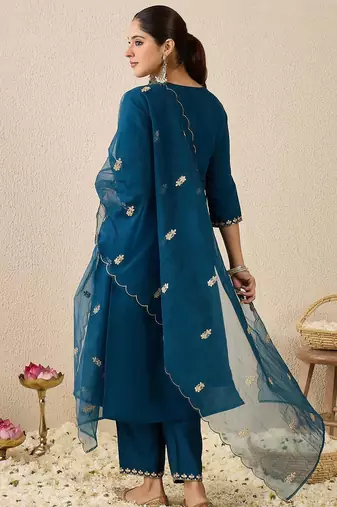 Women Ethnic Motifs Printed Kurta with Trousers & Dupatta
