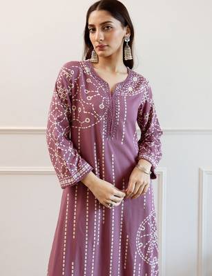 Women Printed Regular Beads and Stones Kurta with Trousers 1