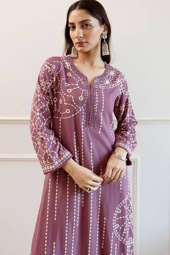 Women Printed Regular Beads and Stones Kurta with Trousers