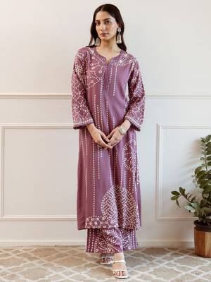 Women Printed Regular Beads and Stones Kurta with Trousers 2