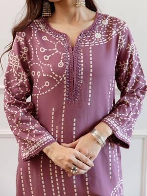 Women Printed Regular Beads and Stones Kurta with Trousers 3