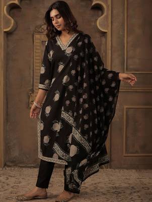 Women Floral Printed Regular Sequinned Pure Cotton Kurta with Trousers & With Dupatta 1