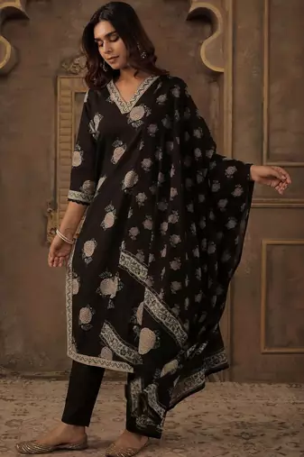 Women Floral Printed Regular Sequinned Pure Cotton Kurta with Trousers & With Dupatta