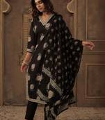 Women Floral Printed Regular Sequinned Pure Cotton Kurta with Trousers & With Dupatta