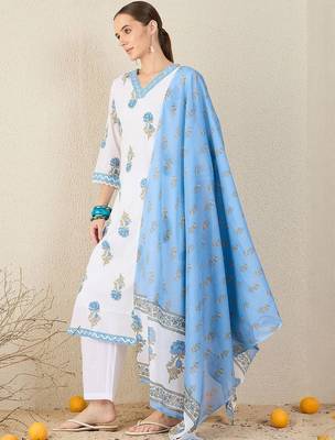 Floral Printed V-Neck Sequinned Pure Cotton Straight Kurta & Trouser With Dupatta 6