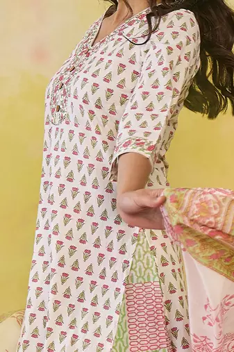 Women Floral Printed Regular Pure Cotton Kurta with Trousers & With Dupatta