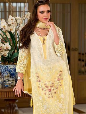 Floral Embroidered Sequinned Straight Organza Kurta With Trousers And Dupatta 6