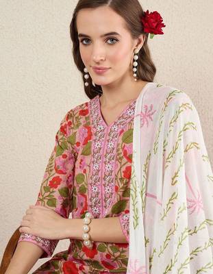 Floral Printed Pure Cotton V-Neck Straight Kurta with Salwar and Dupatta 6